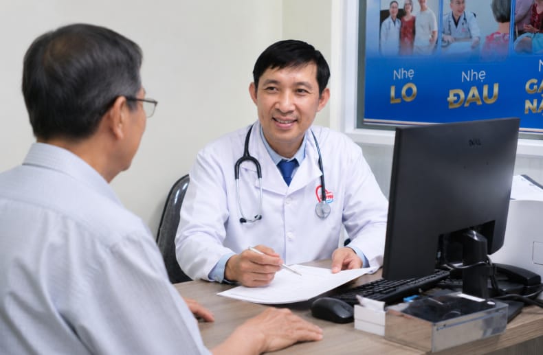 thăm khám nội tim mạch với bs đồng