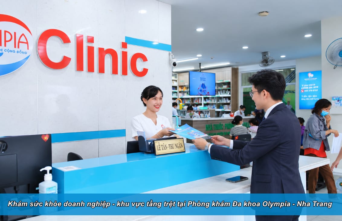 Quầy tiếp đón và nhận hồ sơ khám sức khỏe tại tầng G Phòng khám Olympia