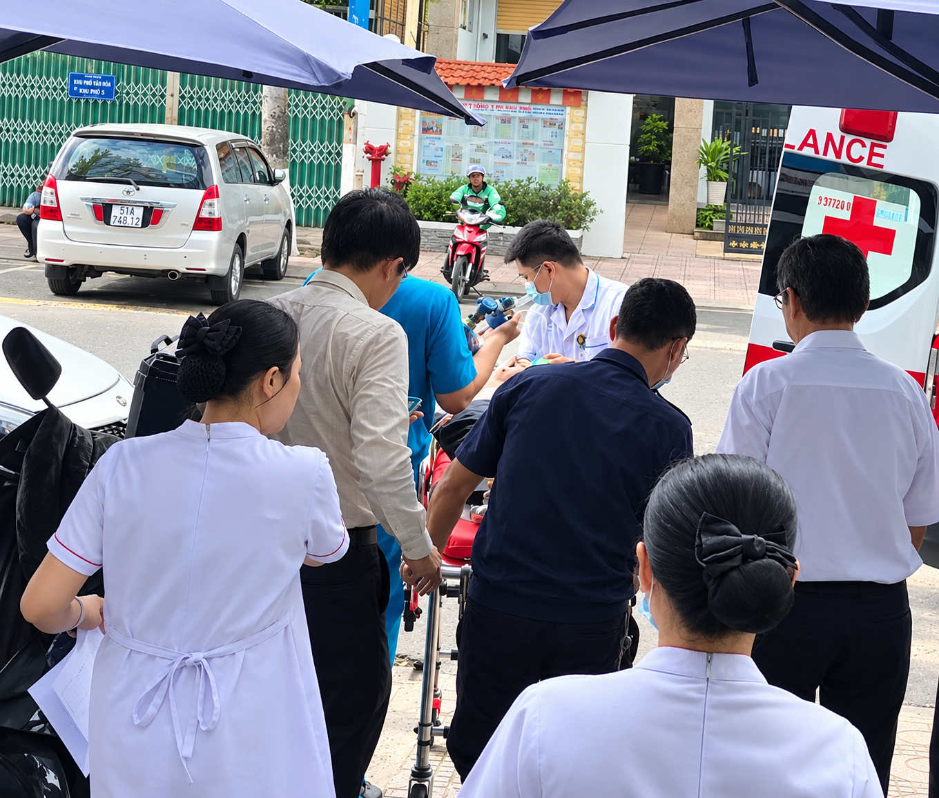 Liên hệ cấp cứu với bệnh viện tỉnh
